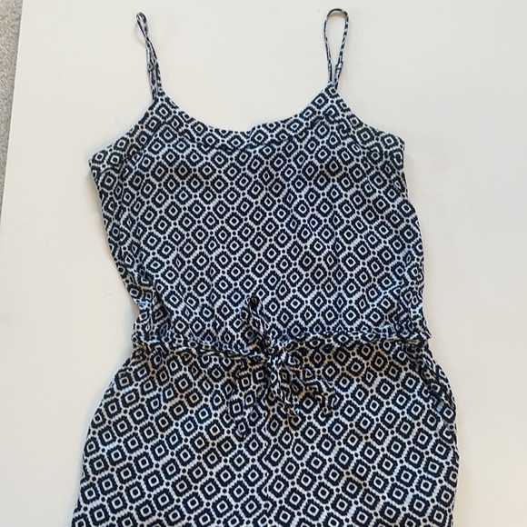 Ann Taylor Loft Navy Geo-Print Jumpsuit size M,  like new condition - Picture 4 of 9